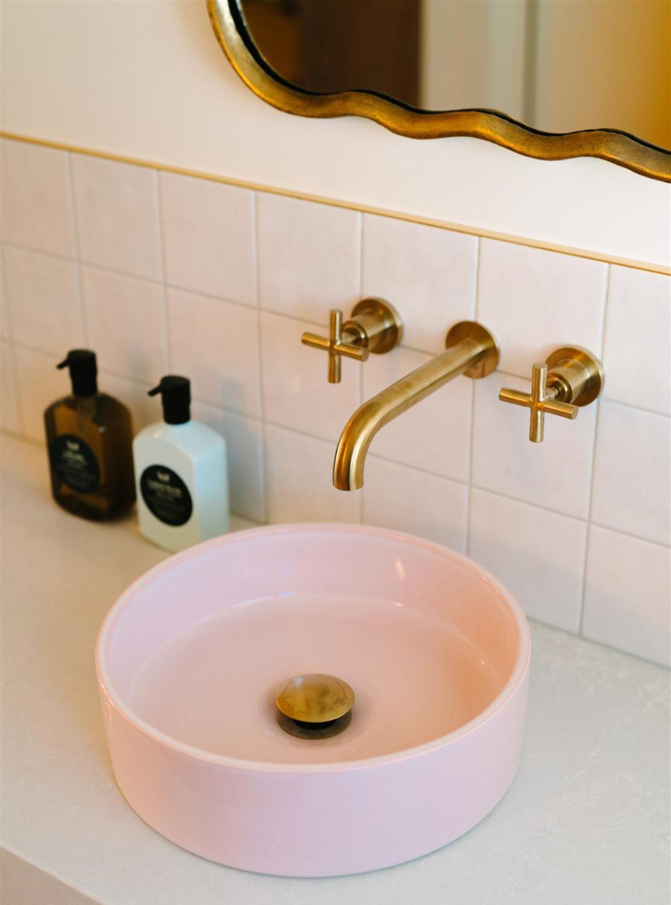 Deluxe King Room,1594896132:JPEG